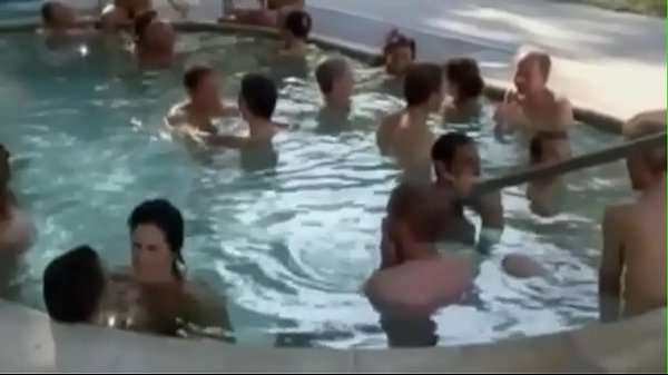 Настоящий секс русских в бассейне